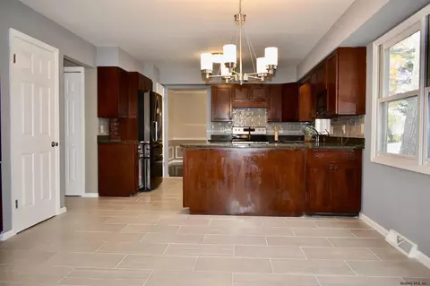 88 Hampton St, Delmar, NY 12054 photo 7