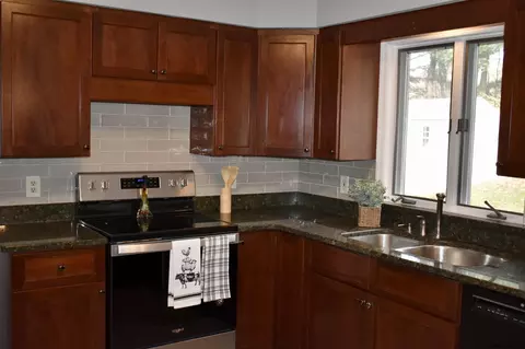 88 Hampton St, Delmar, NY 12054 photo 5