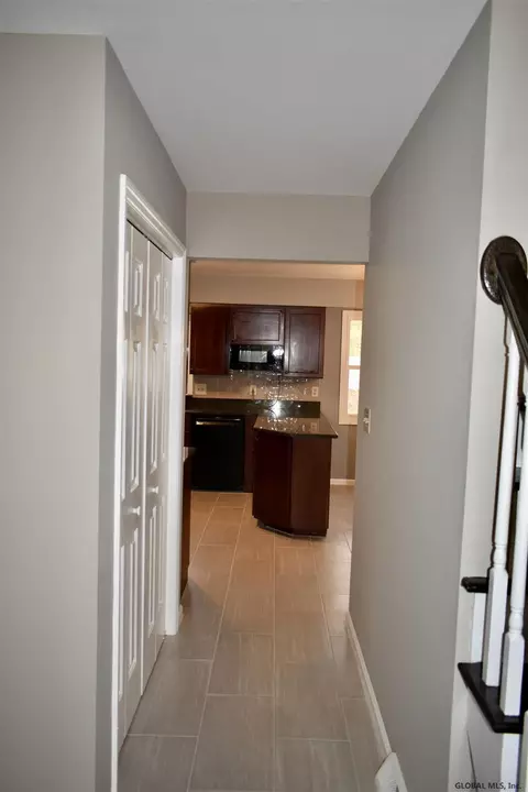 88 Hampton St, Delmar, NY 12054 photo 3