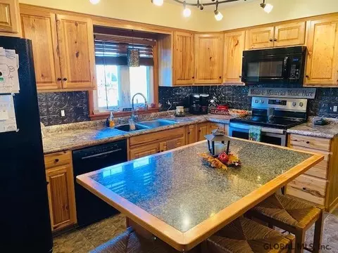 28 Wright St, Hudson Falls, NY 12839 photo 5