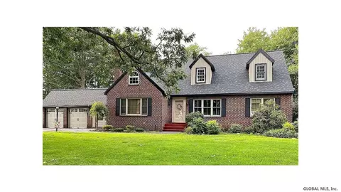 14 Continental Rd, Schenectady, NY 12306 photo 1