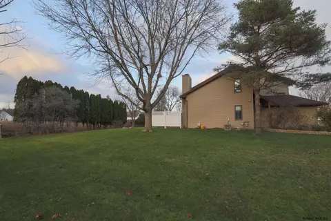 14 Sandhurst Dr, Slingerlands, NY 12159 photo 34
