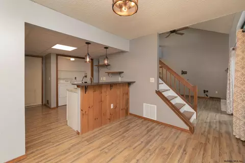 14 Sandhurst Dr, Slingerlands, NY 12159 photo 12