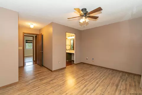 14 Sandhurst Dr, Slingerlands, NY 12159 photo 27