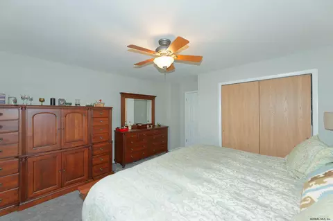 46 Cooks Ct, Waterford, NY 12188 photo 17