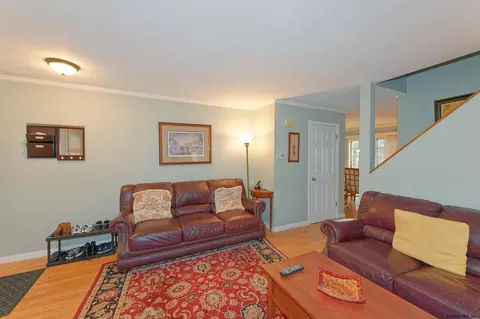 46 Cooks Ct, Waterford, NY 12188 photo 9