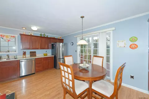 46 Cooks Ct, Waterford, NY 12188 photo 10