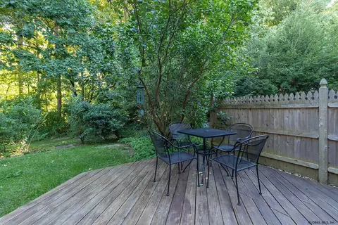 26 Commonwealth Dr, Glenmont, NY 12077 photo 49