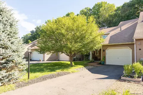 26 Commonwealth Dr, Glenmont, NY 12077 photo 58