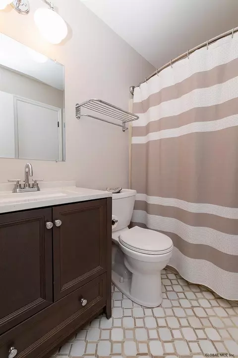26 Commonwealth Dr, Glenmont, NY 12077 photo 29