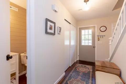 26 Commonwealth Dr, Glenmont, NY 12077 photo 6