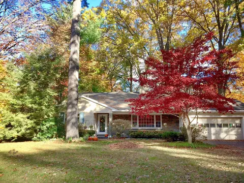 17 Clarkson Rd, Delmar, NY 12054 photo 2