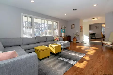 17 Clarkson Rd, Delmar, NY 12054 photo 9