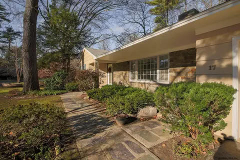 17 Clarkson Rd, Delmar, NY 12054 photo 3
