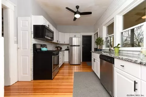 1035 Lexington Ave, Schenectady, NY 12309 photo 9