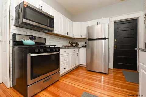 1035 Lexington Ave, Schenectady, NY 12309 photo 10