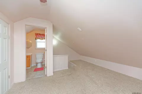 27 Brown St, Schenectady, NY 12304 photo 10