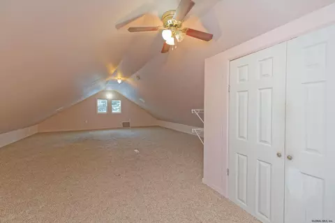 27 Brown St, Schenectady, NY 12304 photo 9
