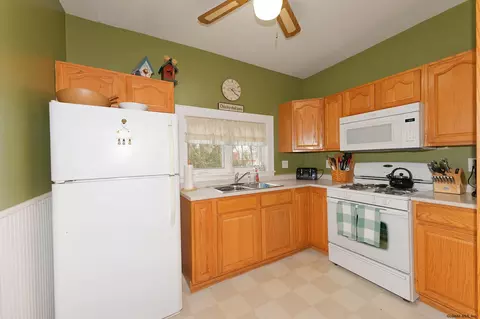 1601 Lenox Rd, Schenectady, NY 12308 photo 18