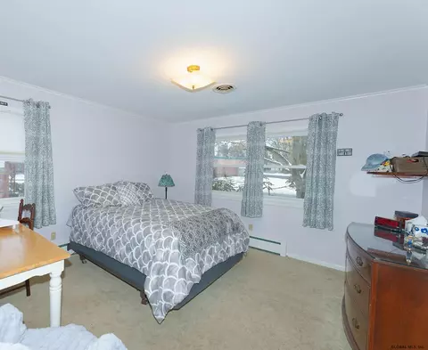 831 Ashmore Ave, Schenectady, NY 12309 photo 15