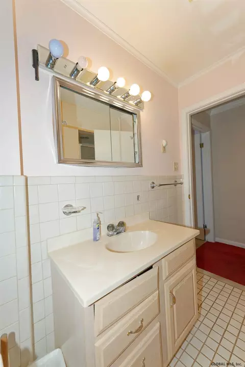 831 Ashmore Ave, Schenectady, NY 12309 photo 16