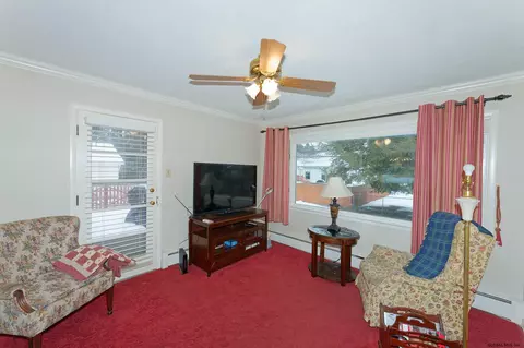 831 Ashmore Ave, Schenectady, NY 12309 photo 6
