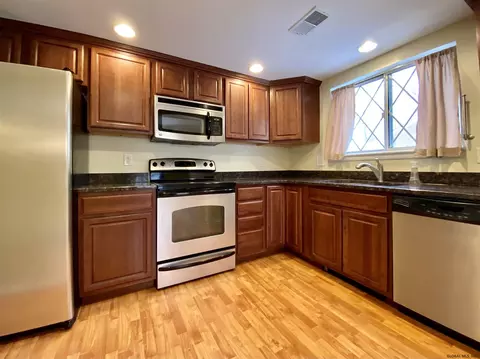12 Leaf Rd, Delmar, NY 12054 photo 13