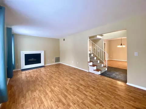 12 Leaf Rd, Delmar, NY 12054 photo 8