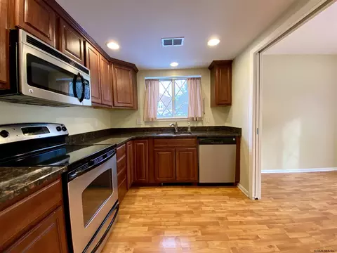 12 Leaf Rd, Delmar, NY 12054 photo 14