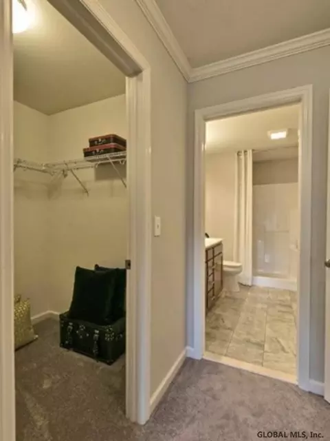 1102 Grayson Pl, Schenectady, NY 12302 photo 3