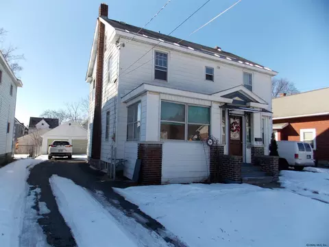 458 Arthur St, Schenectady, NY 12306 photo 2