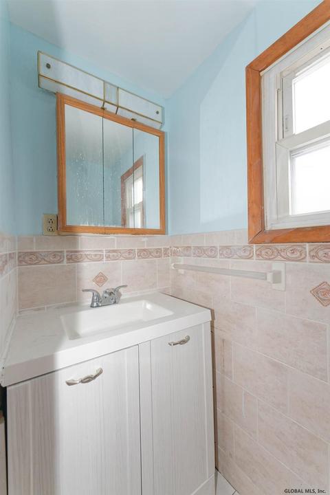 1568 Bradley St, Schenectady, NY 12304 photo 23