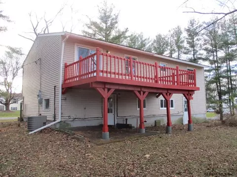 2 Garling Dr, Latham, NY 12110 photo 3