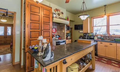 255 Main St, Fort Hunter, NY 12069 photo 7