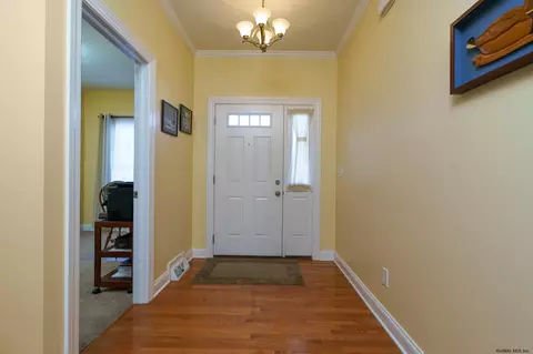 51 Milltowne Rd, Glenmont, NY 12077 photo 3