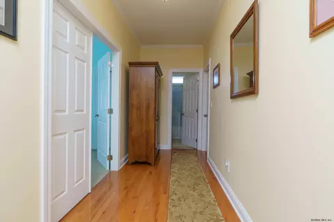 51 Milltowne Rd, Glenmont, NY 12077 photo 5