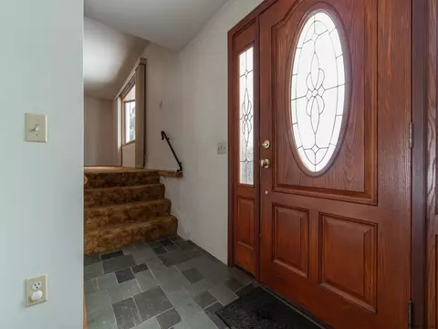 23 Montclair Dr, Schenectady, NY 12302 photo 7