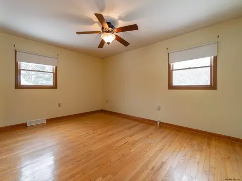23 Montclair Dr, Schenectady, NY 12302 photo 25