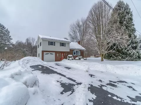 23 Montclair Dr, Schenectady, NY 12302 photo 1