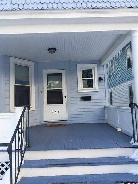 924 Wright Ave, Schenectady, NY 12309 photo 2