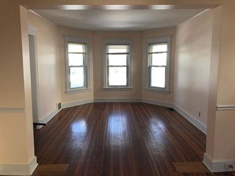924 Wright Ave, Schenectady, NY 12309 photo 3