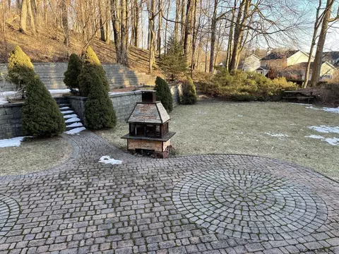 21 Googas Rd, Slingerlands, NY 12159 photo 2