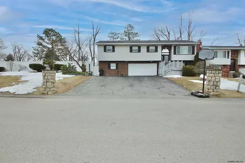 180 Ray Ave, Schenectady, NY 12304 photo 3