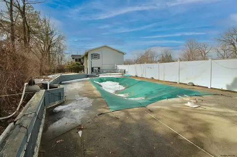 180 Ray Ave, Schenectady, NY 12304 photo 10