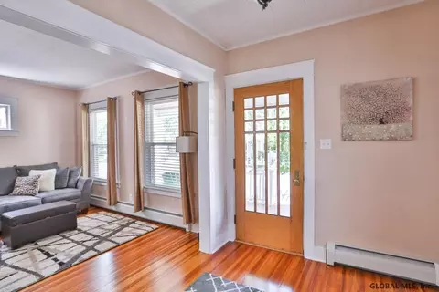 1052 Keyes Ave, Schenectady, NY 12309 photo 4