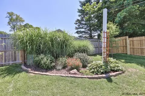 1052 Keyes Ave, Schenectady, NY 12309 photo 39