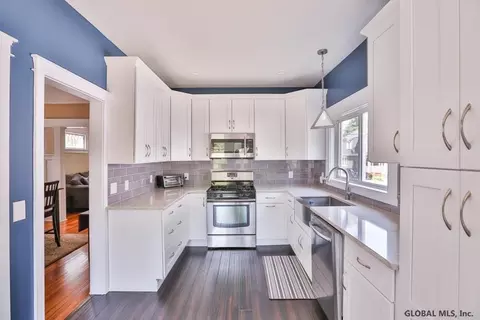 1052 Keyes Ave, Schenectady, NY 12309 photo 10