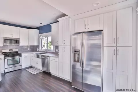 1052 Keyes Ave, Schenectady, NY 12309 photo 14