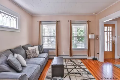 1052 Keyes Ave, Schenectady, NY 12309 photo 6