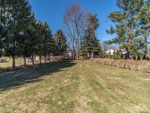 16 Havenbrook Dr, Glenville, NY 12302 photo 35